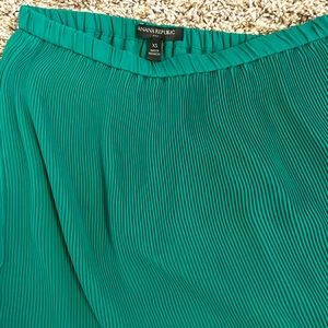 Banana Republic skirt. Like new. XS.